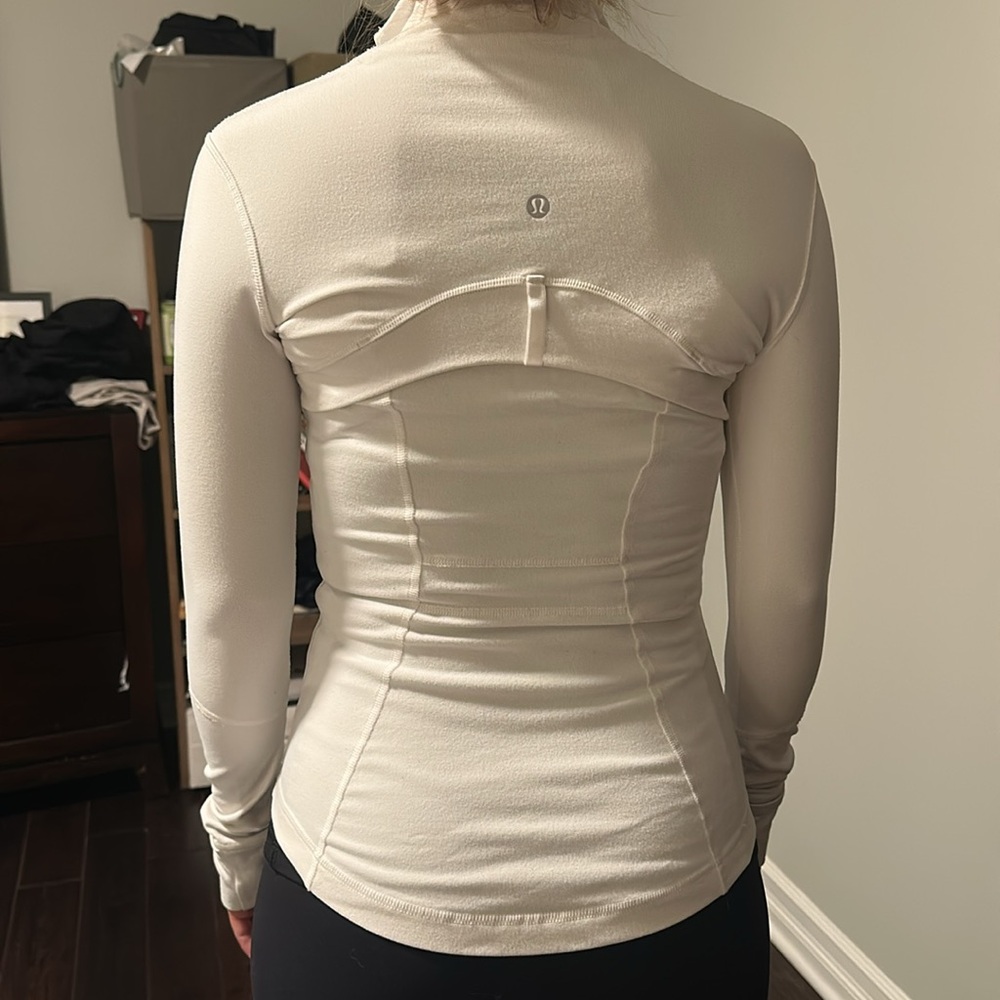 Lululemon Women's White Jacket - Picture 4 of 5